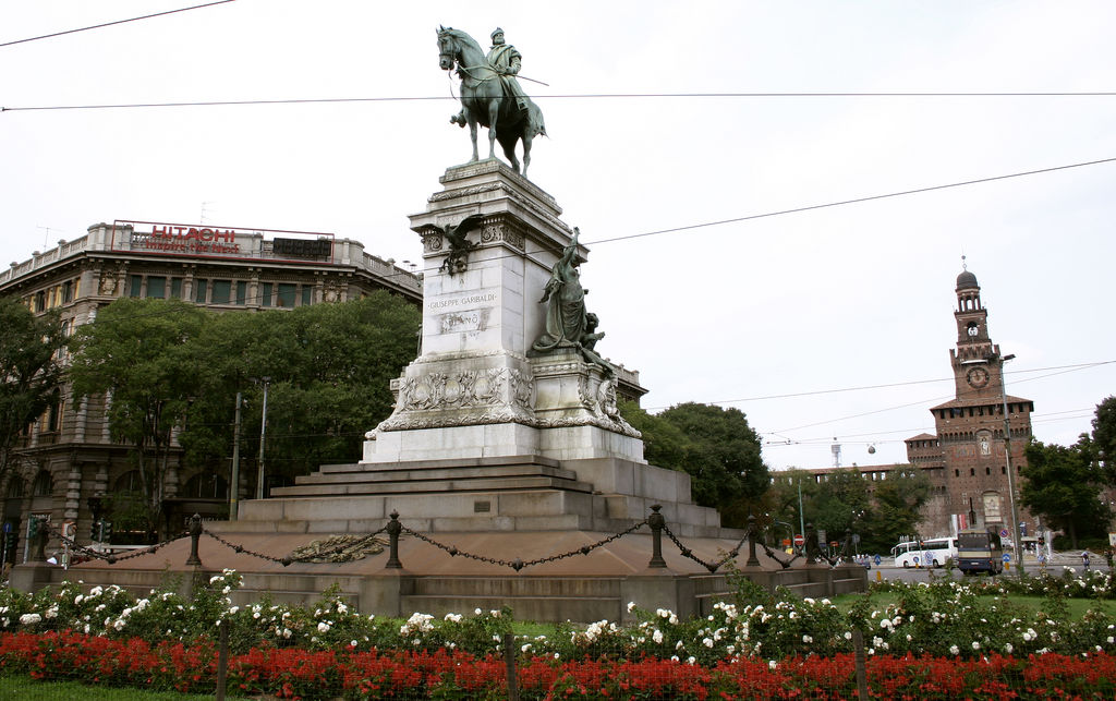 Milano piazza castello
