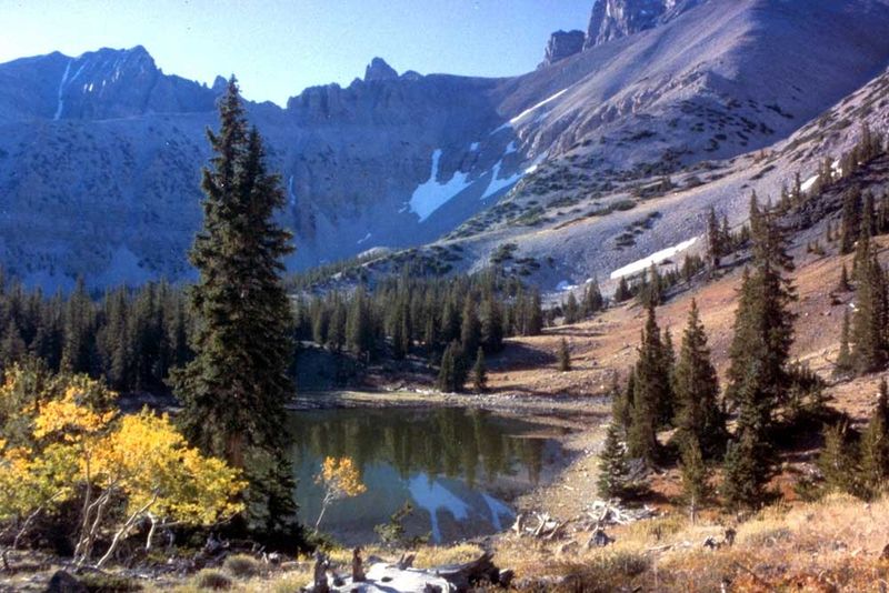 800px Stella Lake Great Basin