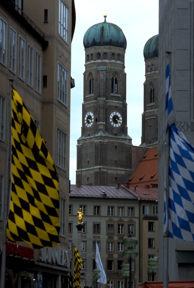 Mun flags frauenkirche