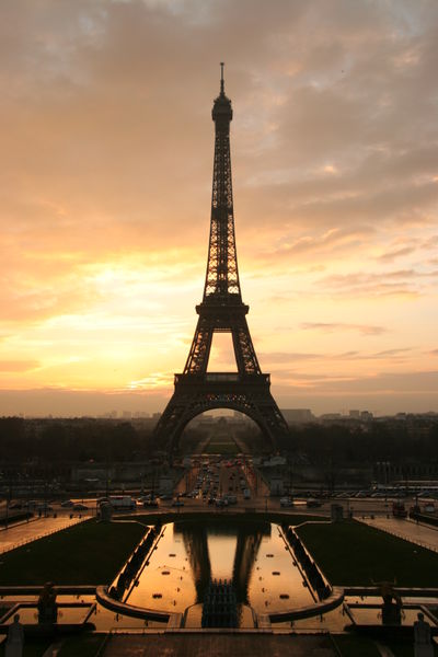 400px Tour eiffel at sunrise from the trocadero